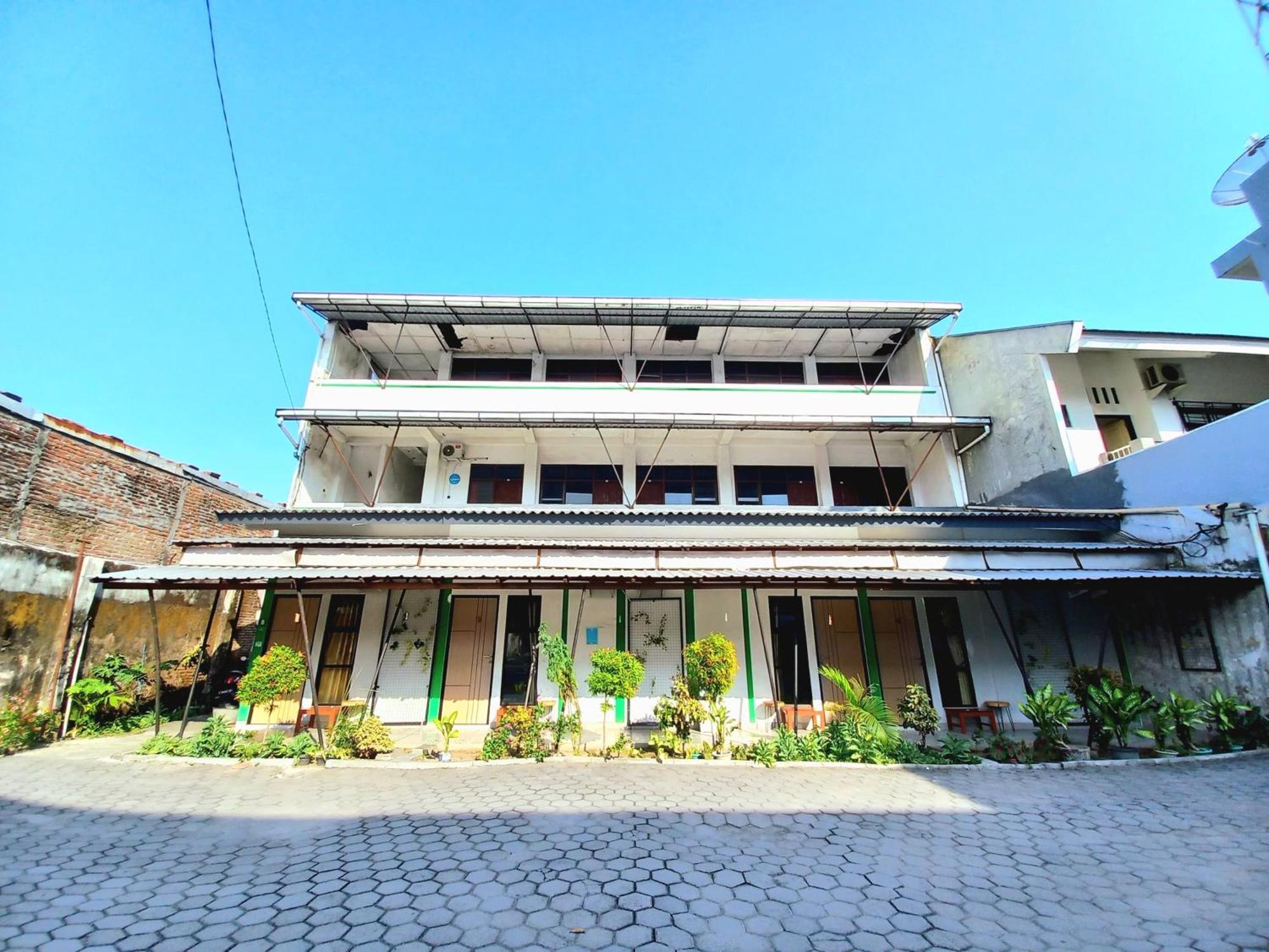 Hotel Jogja Kili Suci By Simply Homy Yogyakarta Exterior photo